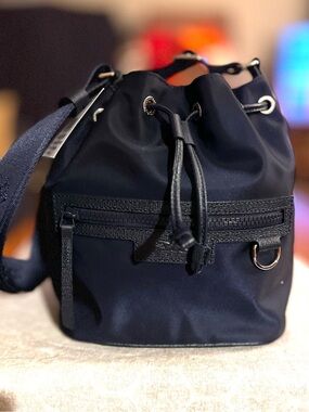 NWT Longchamp Le Pliage Neo Bucket Bag in Navy Blue